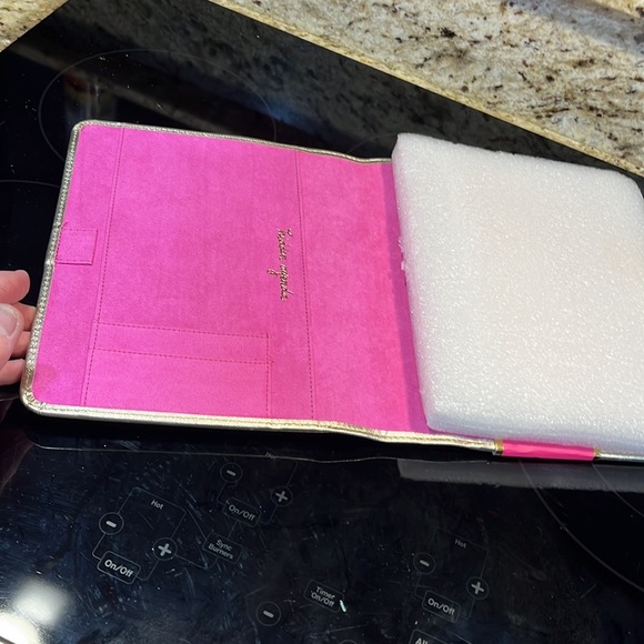 Lily Pulitzer Agenda Folio - Picture 3 of 12